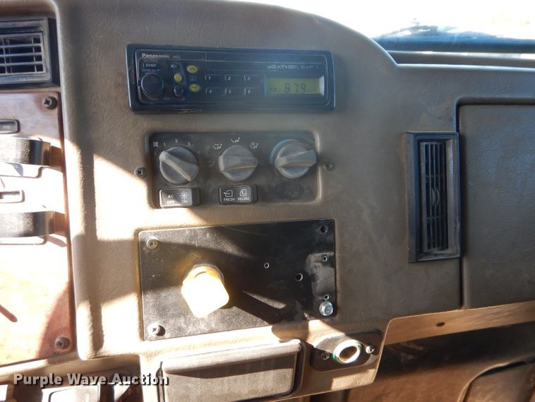 image for item DH2638 2004 Peterbilt 330 dump truck