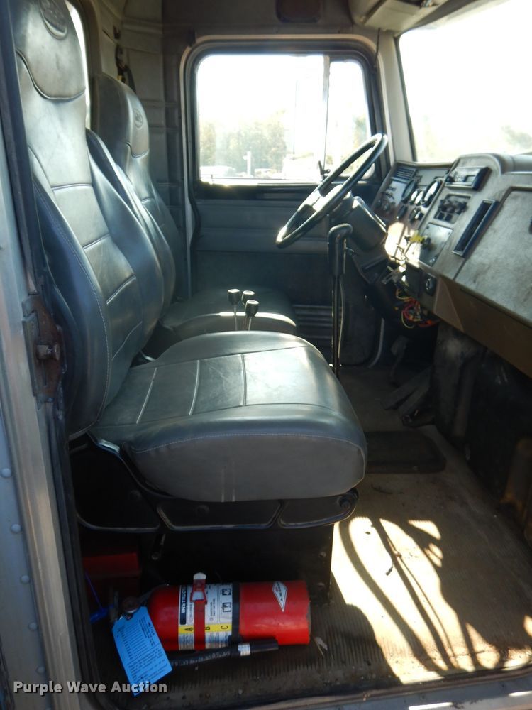 image for item DH2638 2004 Peterbilt 330 dump truck