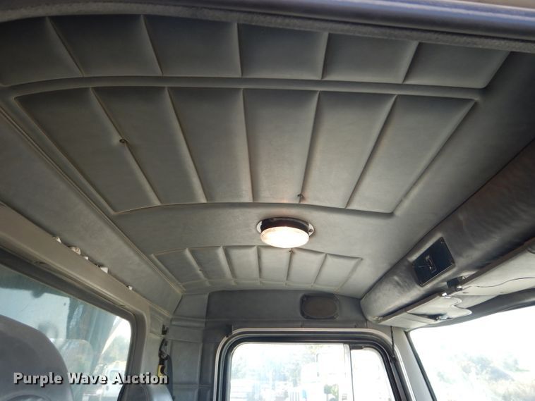 image for item DH2638 2004 Peterbilt 330 dump truck