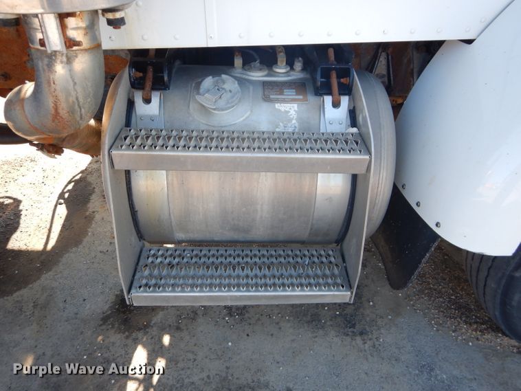 image for item DH2638 2004 Peterbilt 330 dump truck