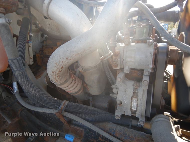 image for item DH2638 2004 Peterbilt 330 dump truck