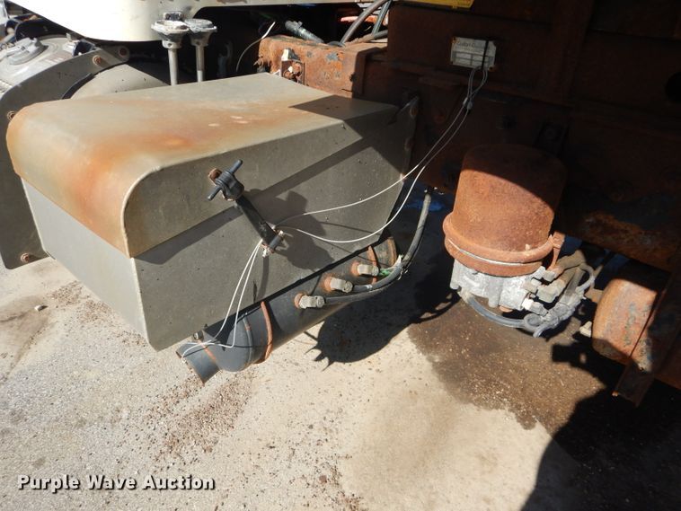 image for item DH2638 2004 Peterbilt 330 dump truck