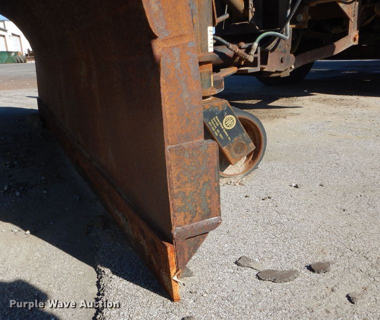 image for item DH2638 2004 Peterbilt 330 dump truck