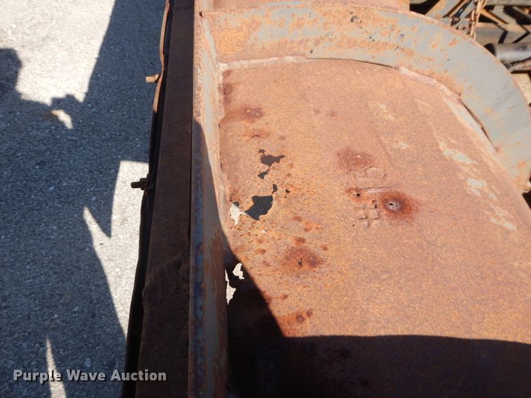 image for item DH2638 2004 Peterbilt 330 dump truck