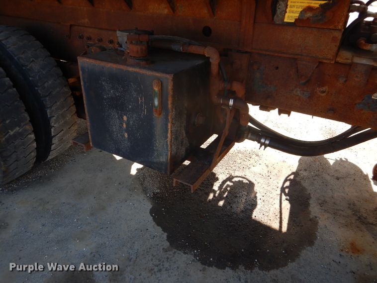 image for item DH2638 2004 Peterbilt 330 dump truck