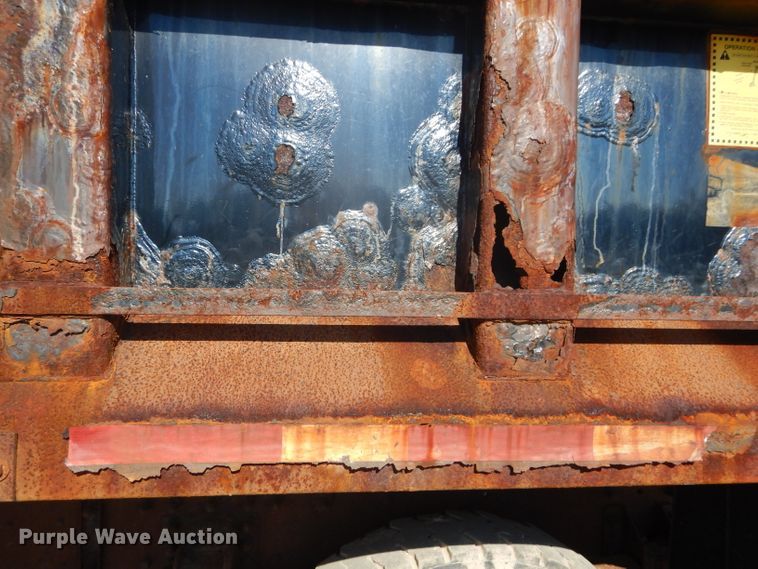 image for item DH2638 2004 Peterbilt 330 dump truck