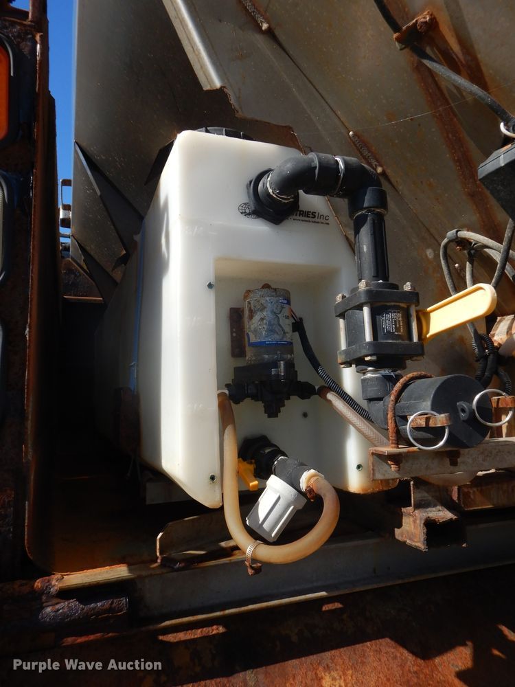 image for item DH2638 2004 Peterbilt 330 dump truck