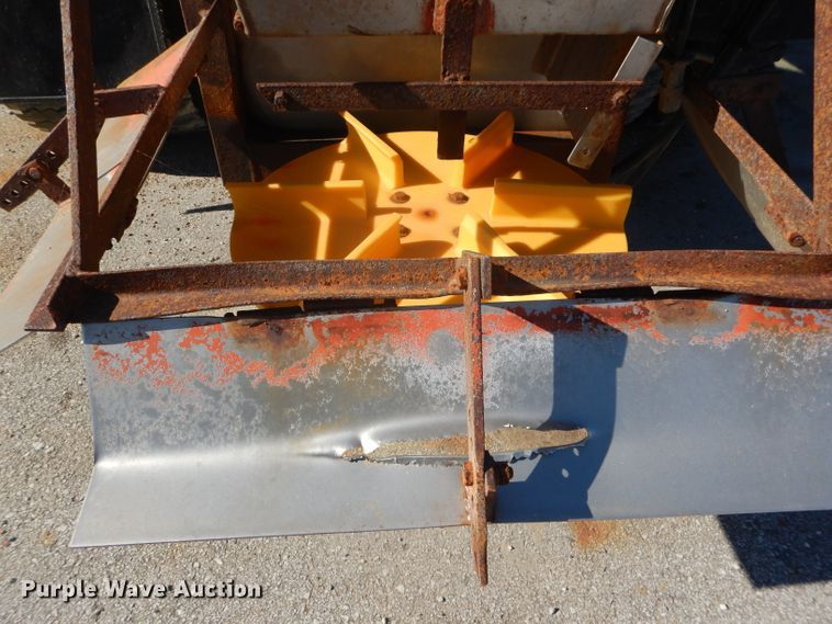 image for item DH2638 2004 Peterbilt 330 dump truck