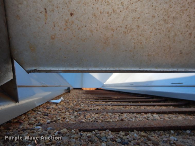 image for item DH2638 2004 Peterbilt 330 dump truck