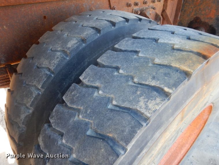 image for item DH2638 2004 Peterbilt 330 dump truck