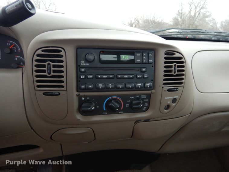 image for item DH3726 2003 Ford F150 pickup truck