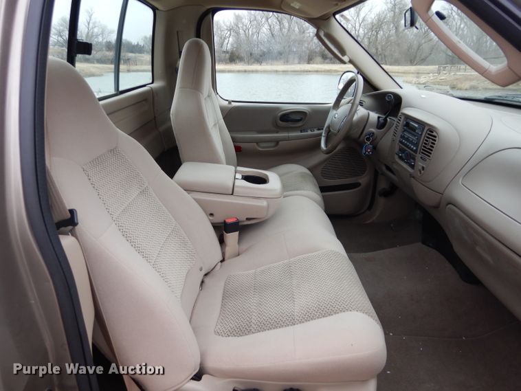 image for item DH3726 2003 Ford F150 pickup truck