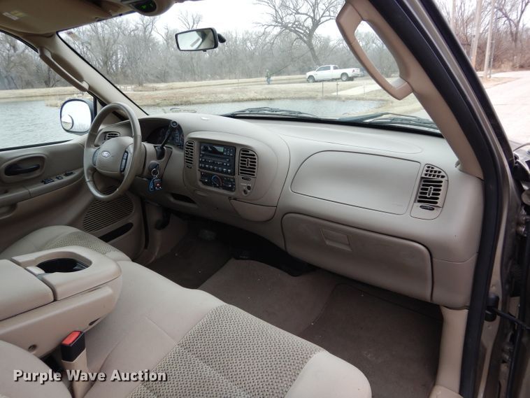 image for item DH3726 2003 Ford F150 pickup truck