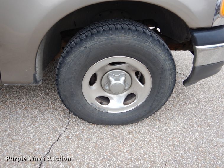 image for item DH3726 2003 Ford F150 pickup truck