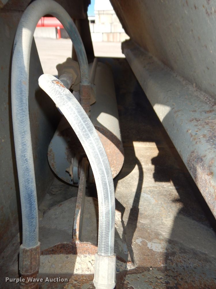 image for item DH4350 2000 Trail King TK54BDU-402 bottom dump trailer