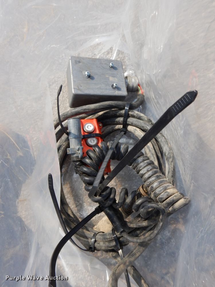 image for item DH4350 2000 Trail King TK54BDU-402 bottom dump trailer