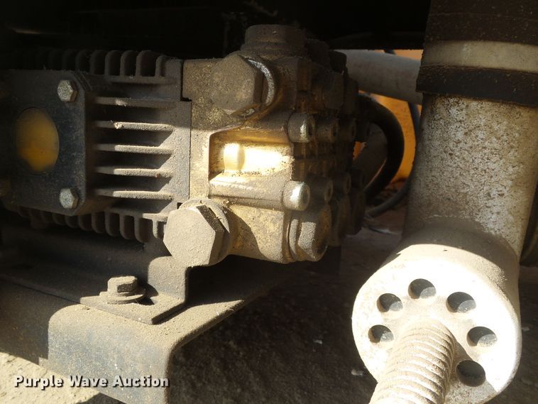 image for item DH4786 2003 Vacmaster hydrovac vacuum excavator