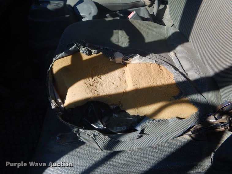 image for item DH6364 1995 Isuzu NPR flatbed truck