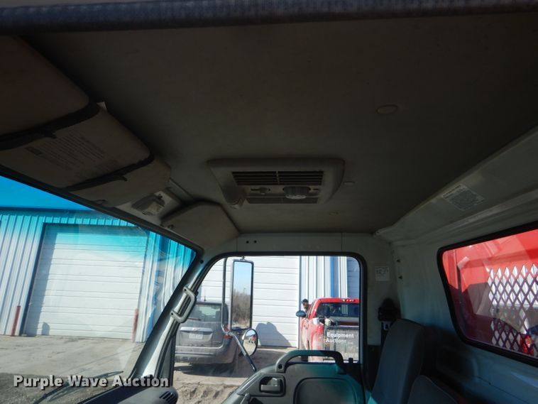 image for item DH6364 1995 Isuzu NPR flatbed truck