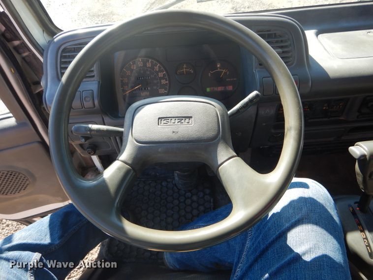 image for item DH6364 1995 Isuzu NPR flatbed truck