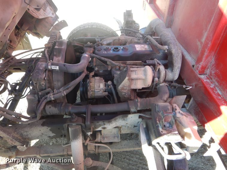 image for item DH6364 1995 Isuzu NPR flatbed truck