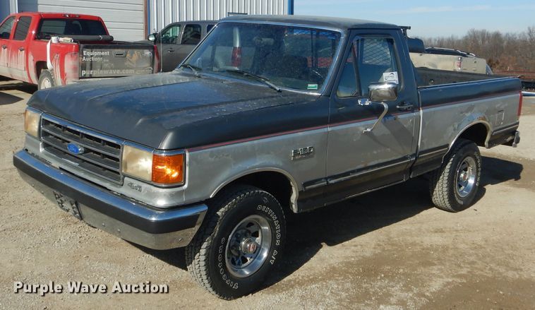 image for item DH6366 1990 Ford F150 XLT Lariat pickup truck
