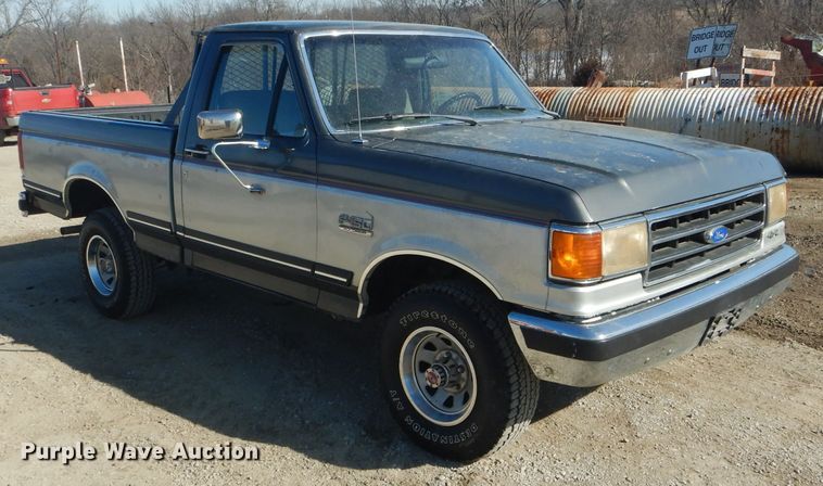 image for item DH6366 1990 Ford F150 XLT Lariat pickup truck