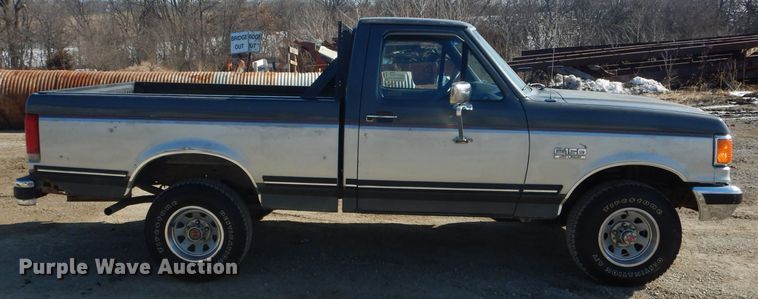image for item DH6366 1990 Ford F150 XLT Lariat pickup truck