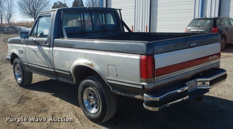 image for item DH6366 1990 Ford F150 XLT Lariat pickup truck