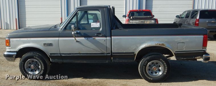 image for item DH6366 1990 Ford F150 XLT Lariat pickup truck