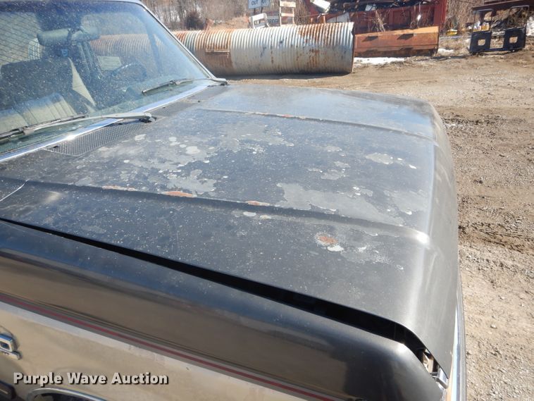 image for item DH6366 1990 Ford F150 XLT Lariat pickup truck