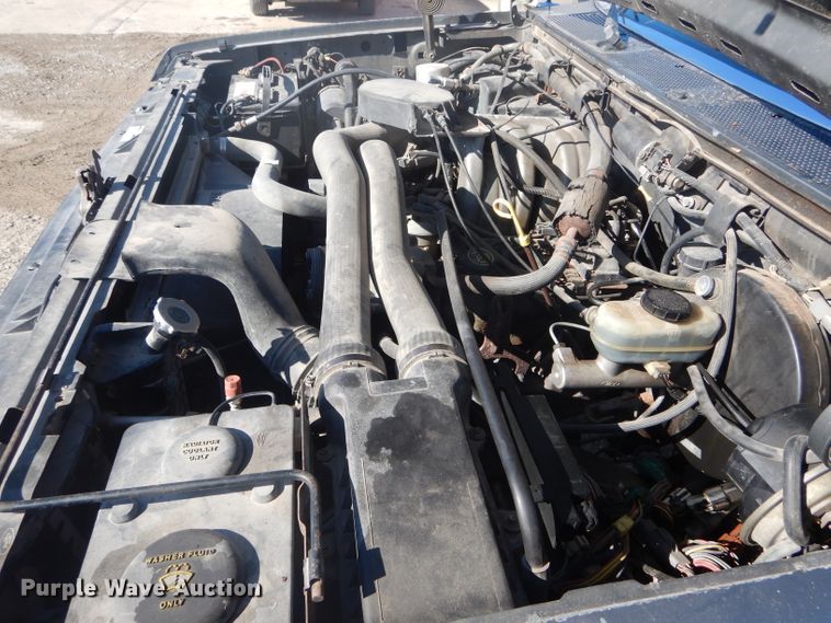 image for item DH6366 1990 Ford F150 XLT Lariat pickup truck