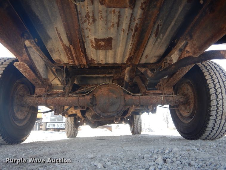 image for item DH6366 1990 Ford F150 XLT Lariat pickup truck