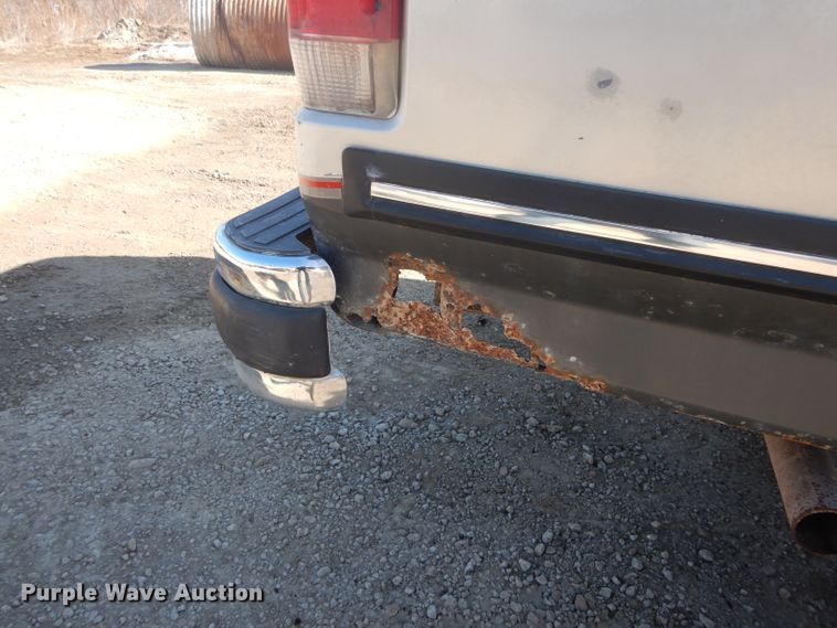 image for item DH6366 1990 Ford F150 XLT Lariat pickup truck