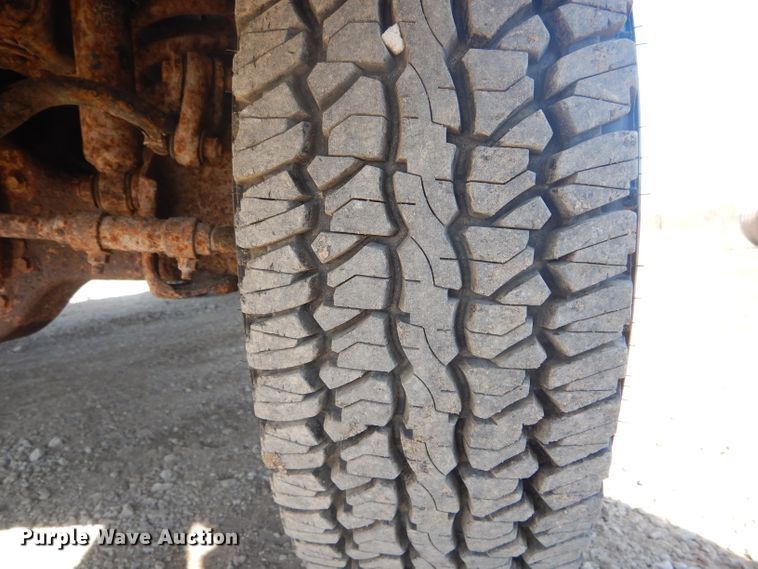 image for item DH6366 1990 Ford F150 XLT Lariat pickup truck