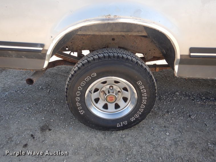 image for item DH6366 1990 Ford F150 XLT Lariat pickup truck