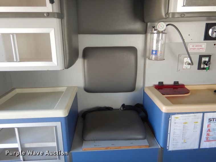 image for item DH6371 1994 Ford Econoline E350 ambulance