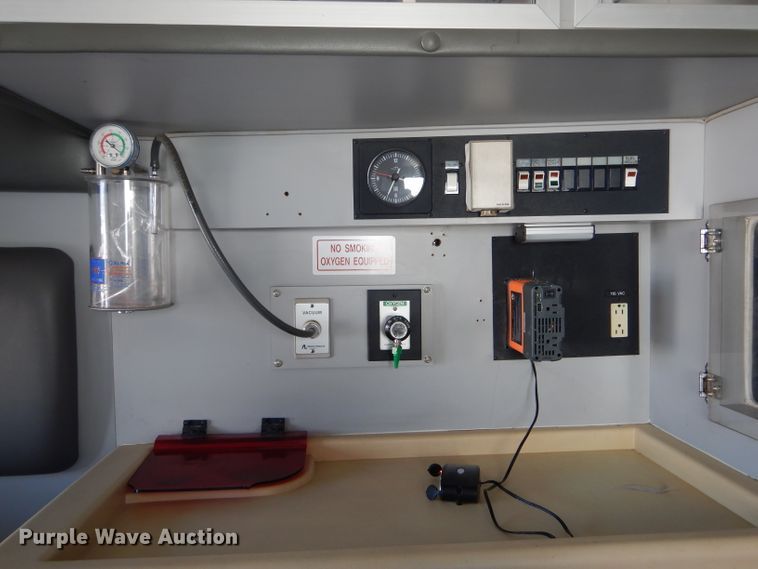 image for item DH6371 1994 Ford Econoline E350 ambulance