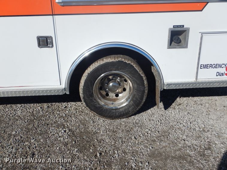 image for item DH6371 1994 Ford Econoline E350 ambulance