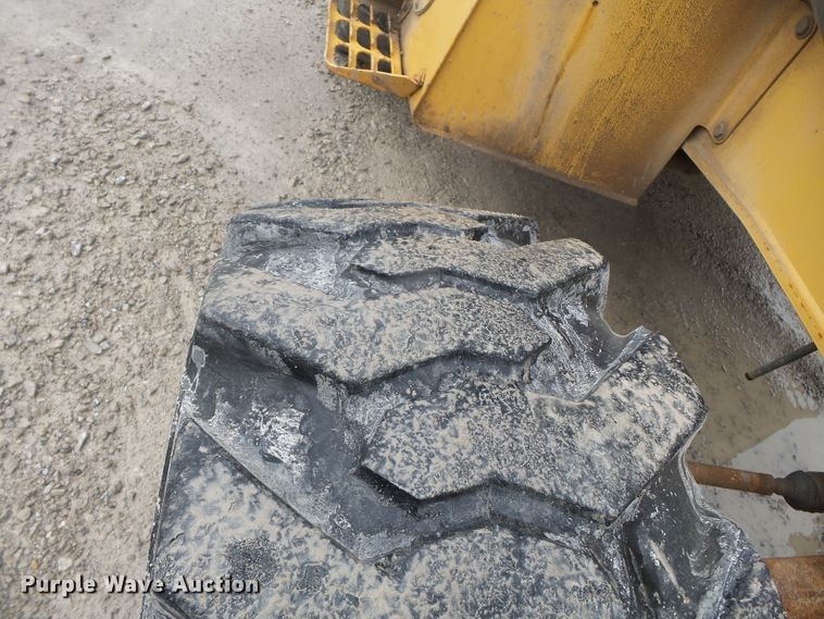 image for item DH7842 New Holland 555E backhoe