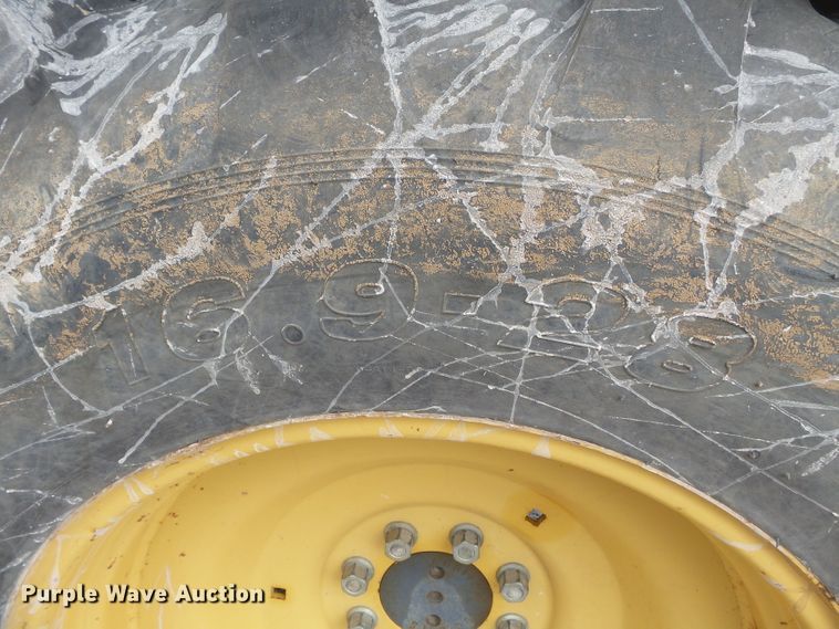 image for item DH7842 New Holland 555E backhoe