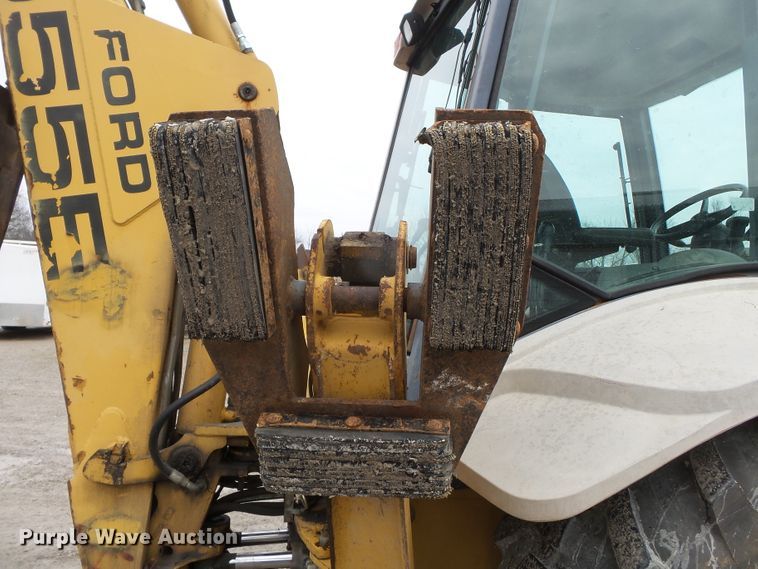 image for item DH7842 New Holland 555E backhoe