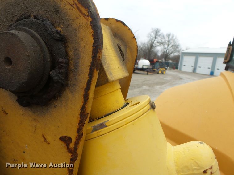 image for item DH7842 New Holland 555E backhoe