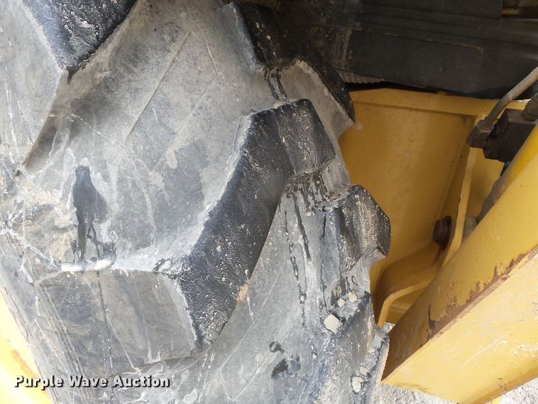 image for item DH7842 New Holland 555E backhoe