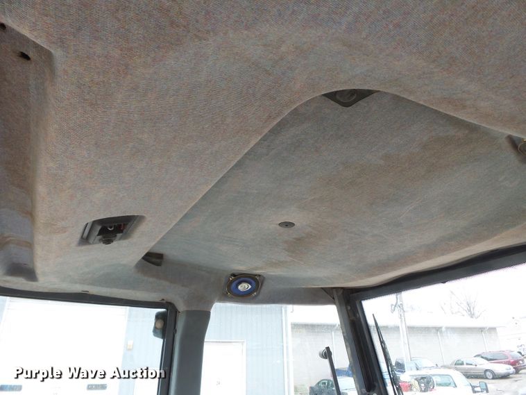 image for item DH7842 New Holland 555E backhoe