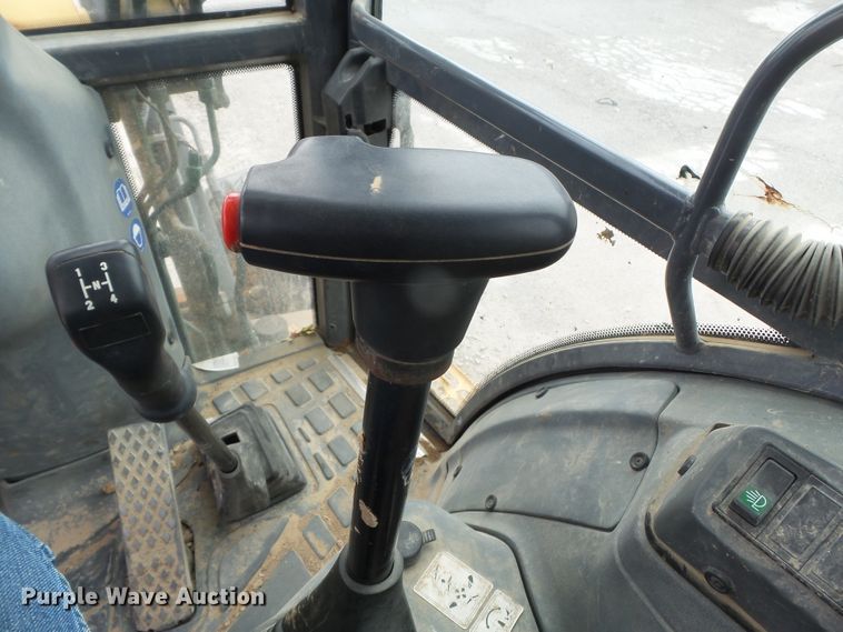 image for item DH7842 New Holland 555E backhoe