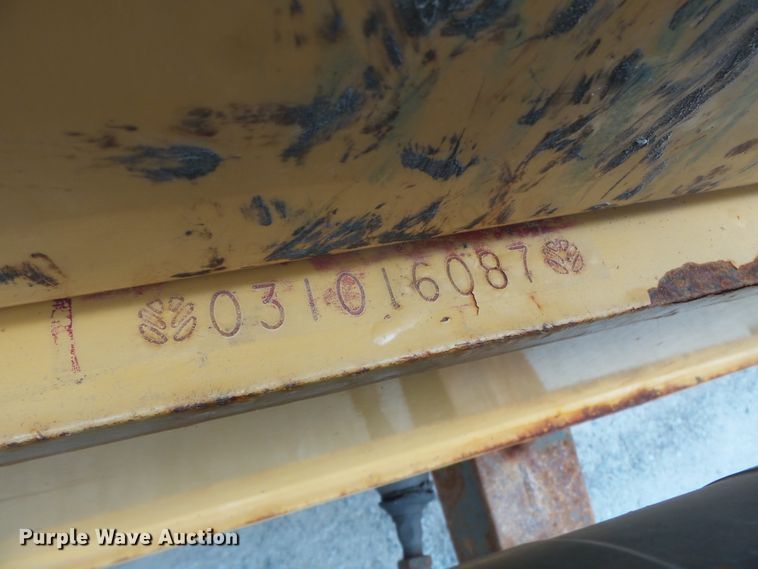 image for item DH7842 New Holland 555E backhoe