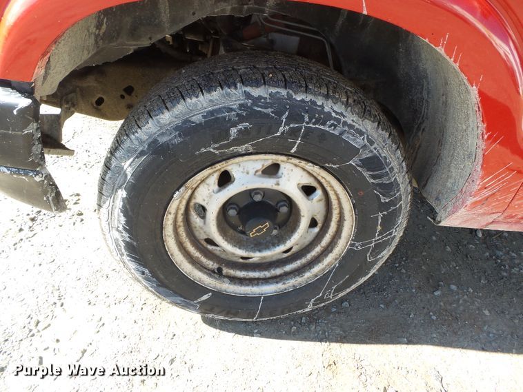 image for item DH7849 2002 Chevrolet S10 pickup truck