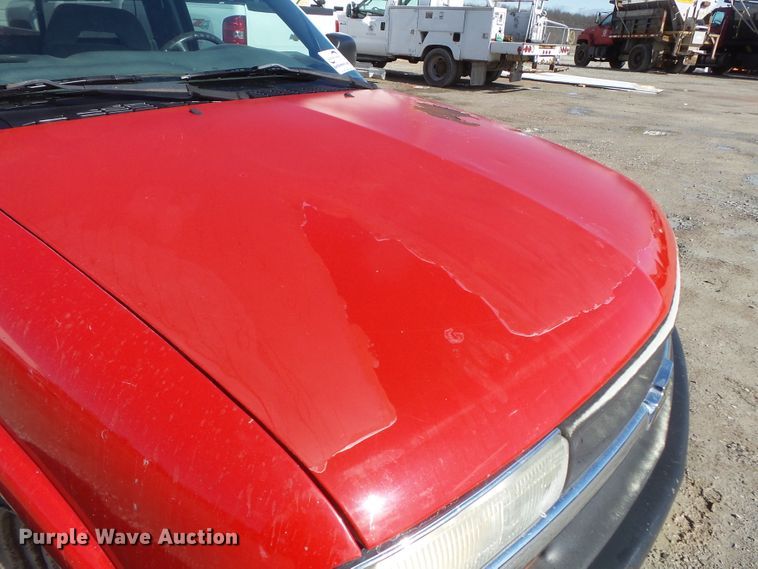 image for item DH7849 2002 Chevrolet S10 pickup truck