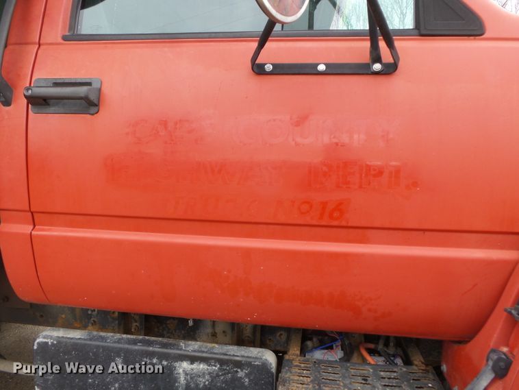 image for item DH7852 1997 GMC 8500 dump truck